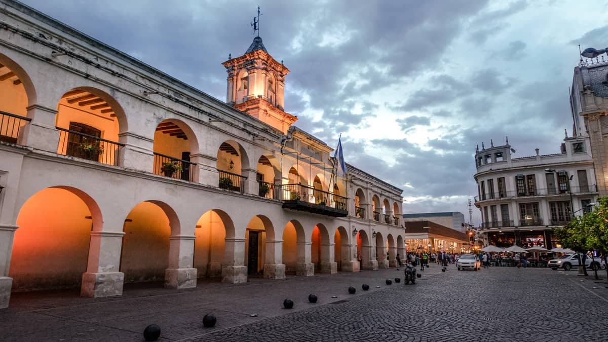 Alquilar auto en Salta y devolverlo en Tucumán