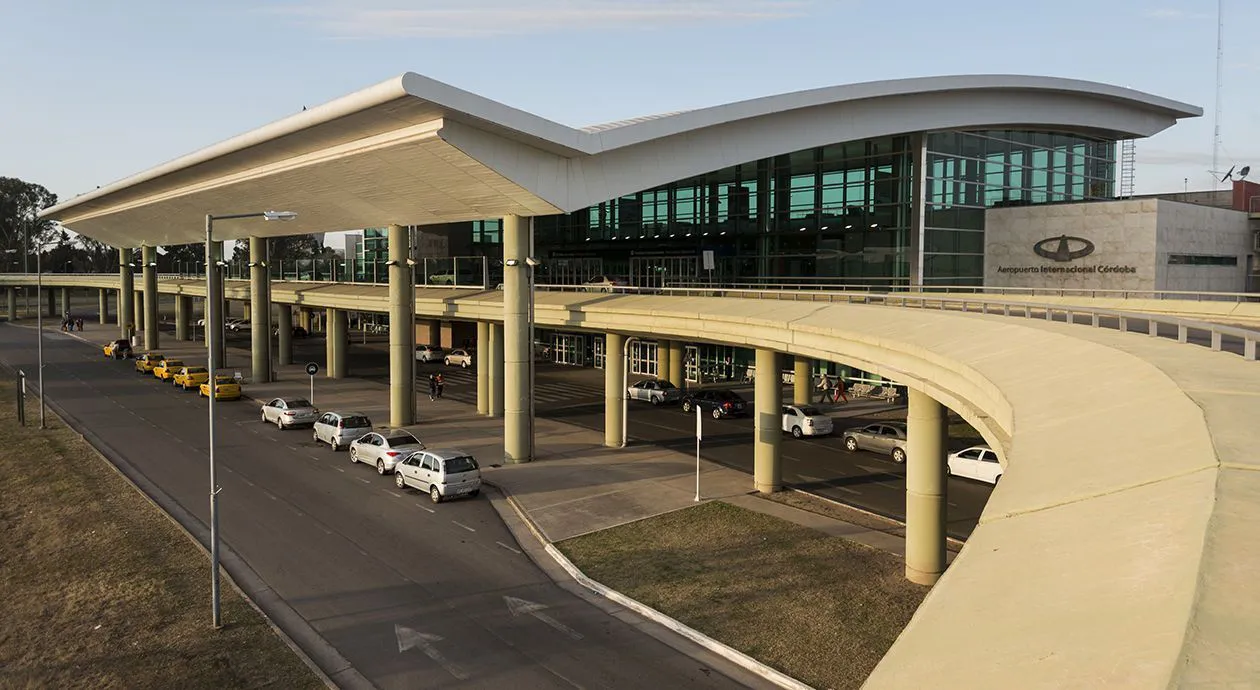 Aeropuerto Internacional Ingeniero Ambrosio Taravella, Córdoba - Alquiler de Autos