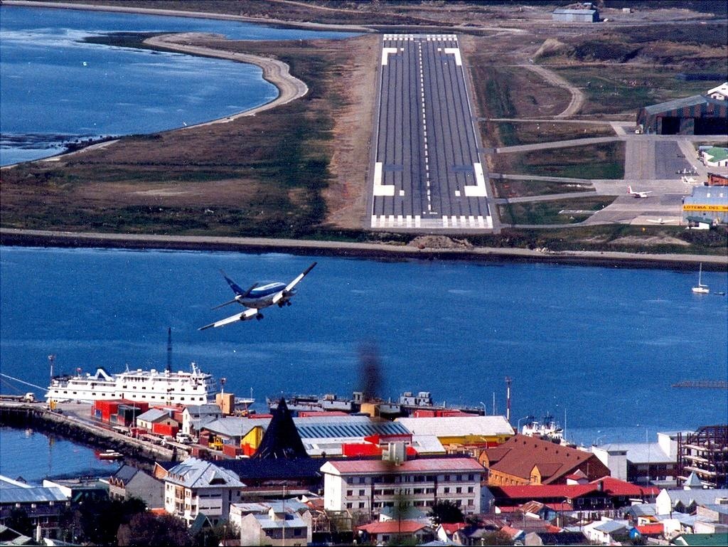 Aeropuerto Internacional Malvinas Argentinas, Ushuaia